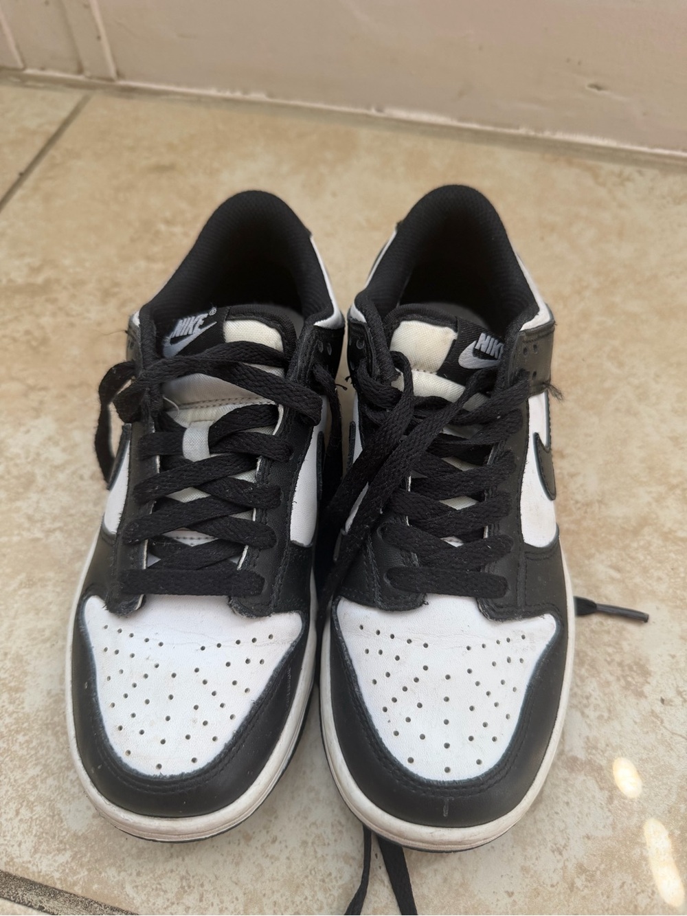 Nike Men’s Black and White Low-Top Sneakers — Classic Contrast